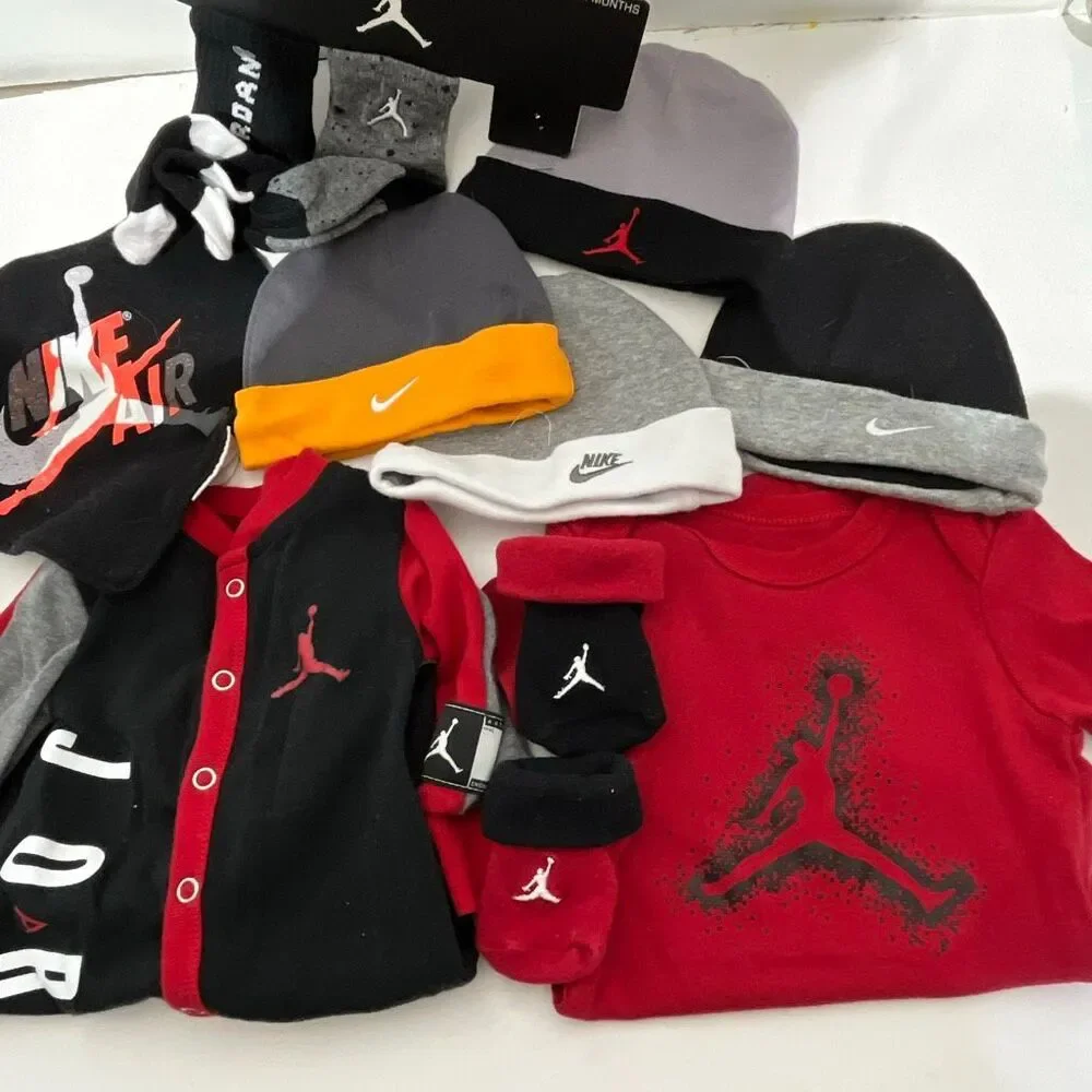 Lot of 10 Nike Air Jordan Baby Multicolor Beanie Socks Bib Onesie Set 0-6 Months - Picture 3 of 9
